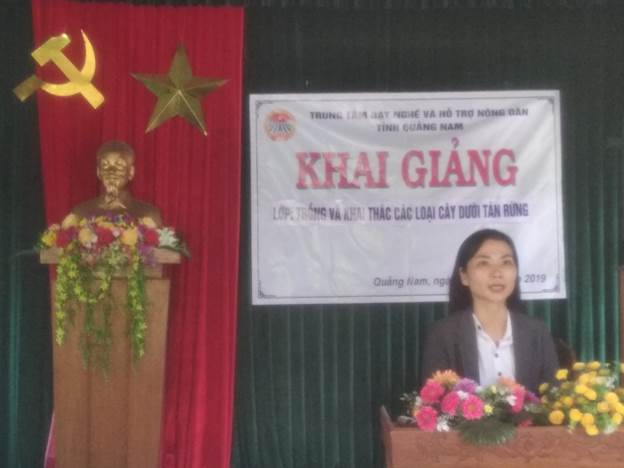 KHAI GIẢNG LỚP NGHỀ CHO LAO ĐỘNG NÔNG THÔN