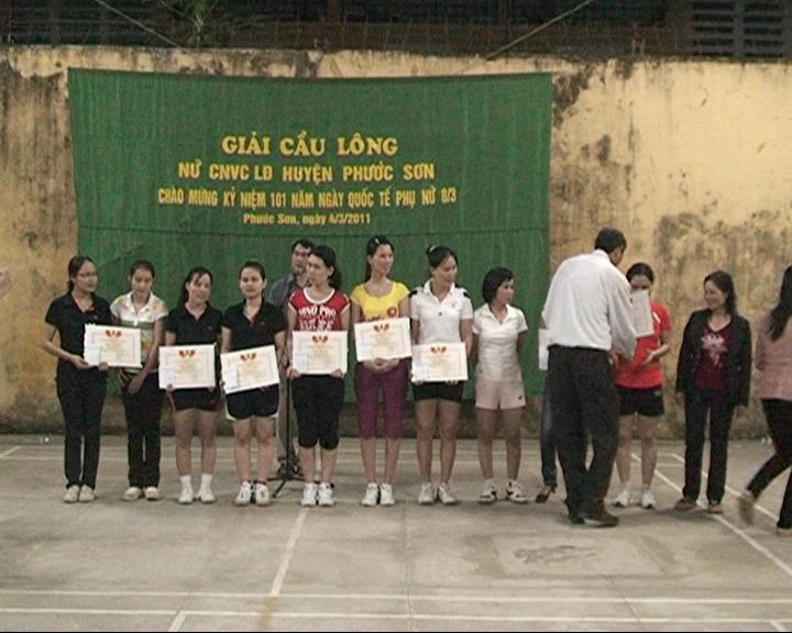 Tổ chức giải cầu lông dành cho nữ công nhân viên chức nhân ngày 8/3