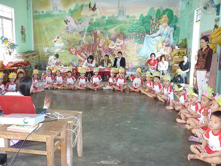 Tổ chức Hội thi giáo viên mầm non dạy giỏi cấp huyện năm học 2010-2011