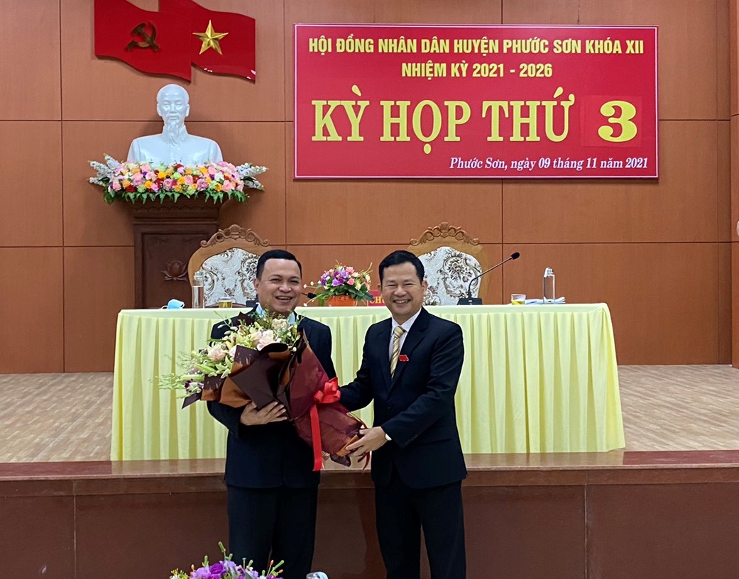 Hội đồng nhân dân huyện khóa XII, nhiệm kỳ 2021-2026 khai mạc kỳ họp thứ 3