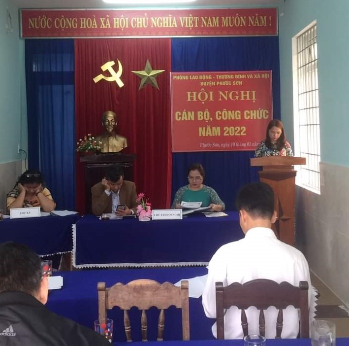 Phòng Lao động TB&XH huyện tổ chức Hội nghị CBCC
