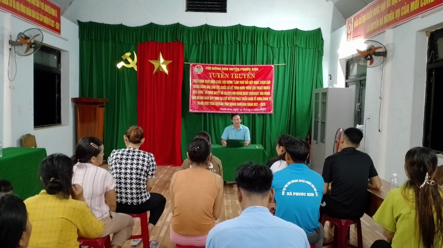 Tuyên truyền thay đổi nếp nghĩ cách làm cho cán bộ, hội viên nông dân trên địa bàn huyện