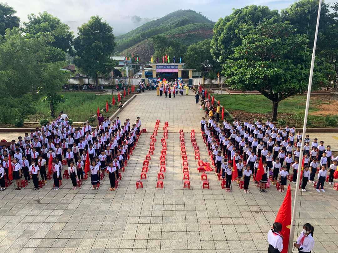 Tưng bừng khai giảng năm học mới 2023-2024 trên địa bàn huyện.