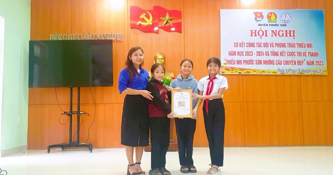 Hội nghị sơ kết công tác Đội và phong trào thiếu nhi năm học 2023 - 2024