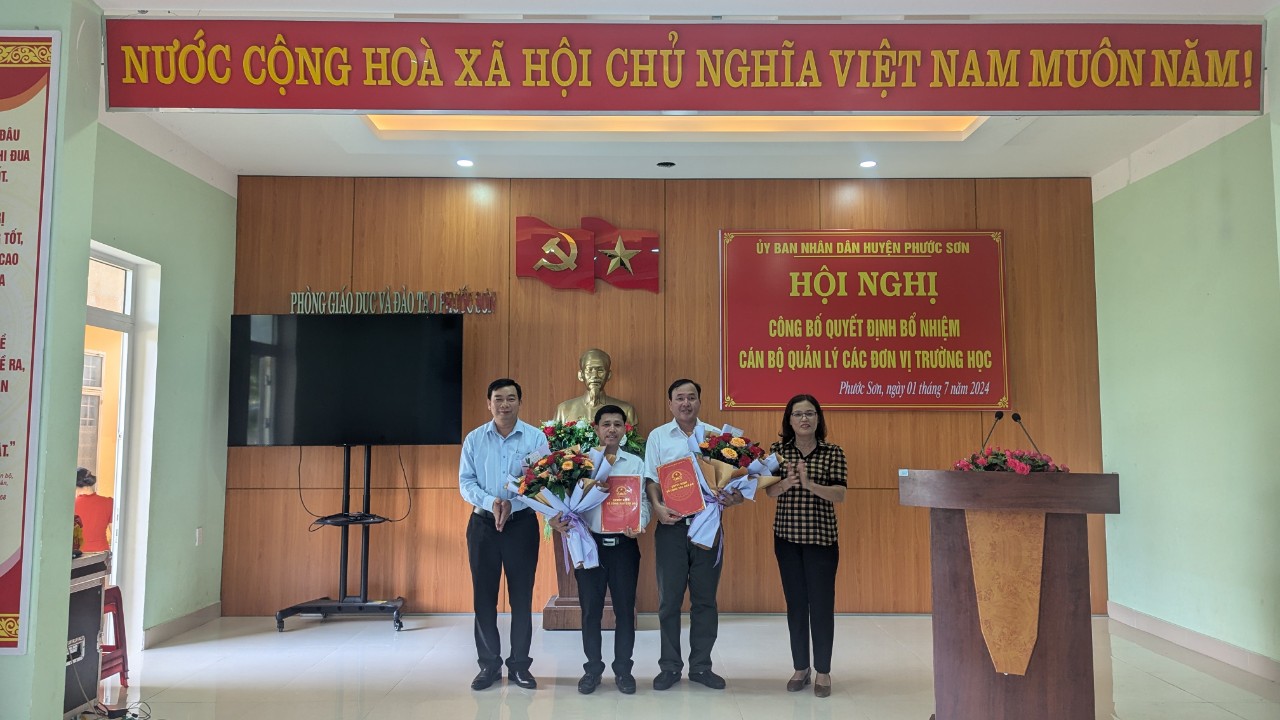Hội nghị công bố Quyết định bổ nhiệm Phó Hiệu trưởng các đơn vị trường học.