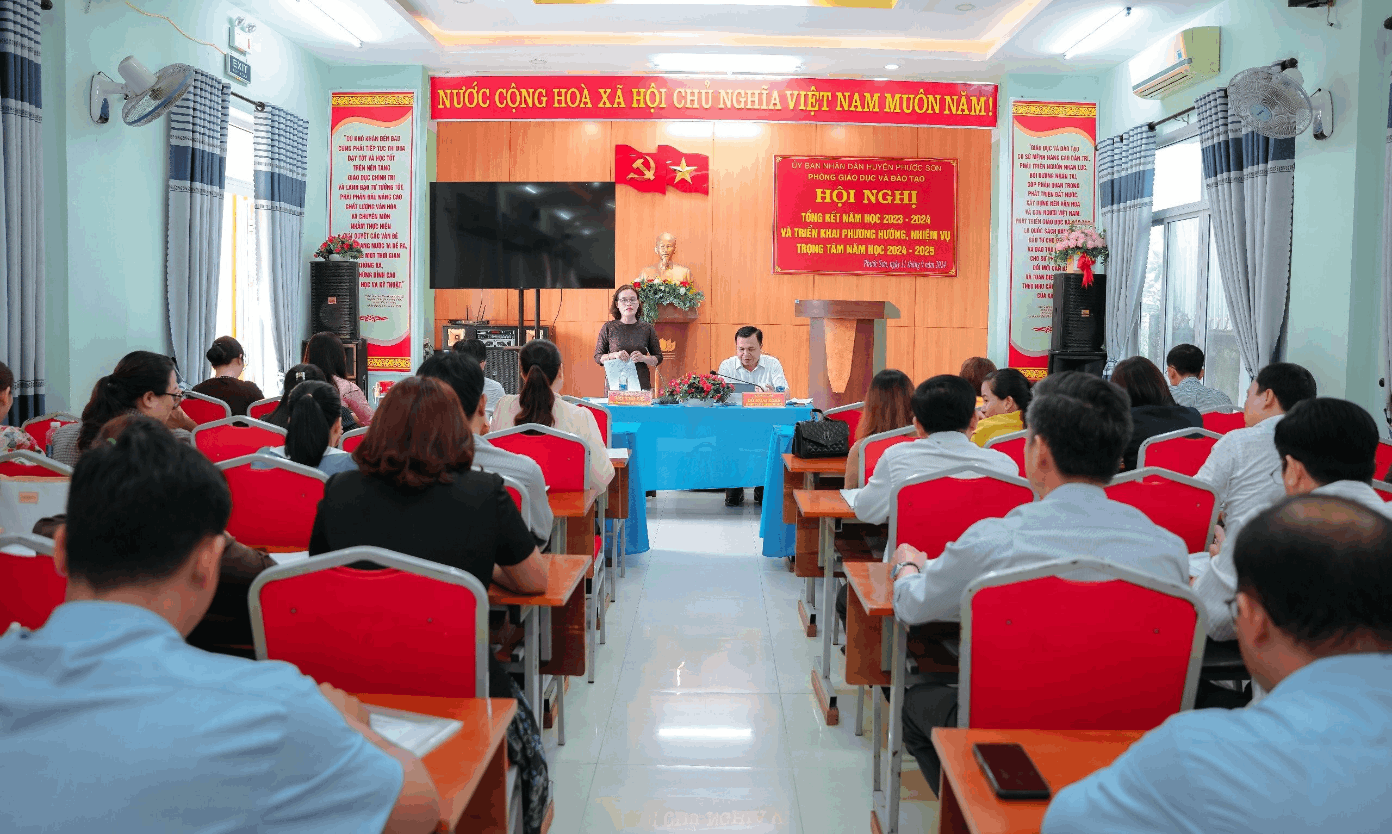Phòng GD&ĐT huyện tổng kết năm học 2023-2024 và triển khai nhiệm vụ trọng tâm năm học 2024-2025