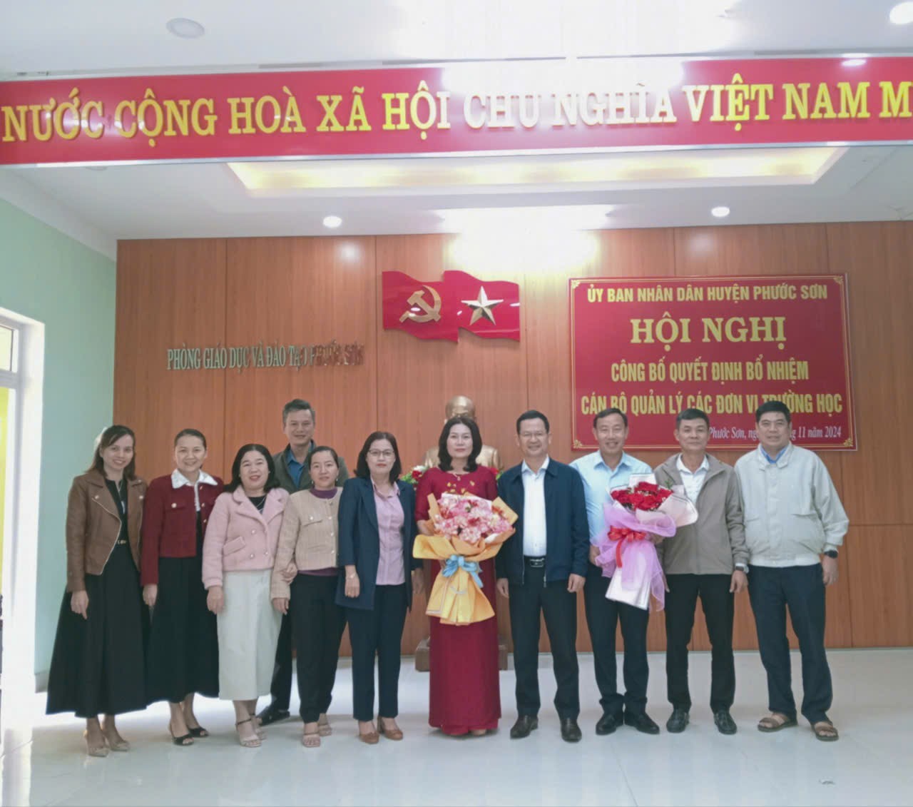Công bố Quyết định bổ nhiệm, điều động và bổ nhiệm viên chức lãnh đạo quản lý trường học trên địa bàn huyện Phước Sơn