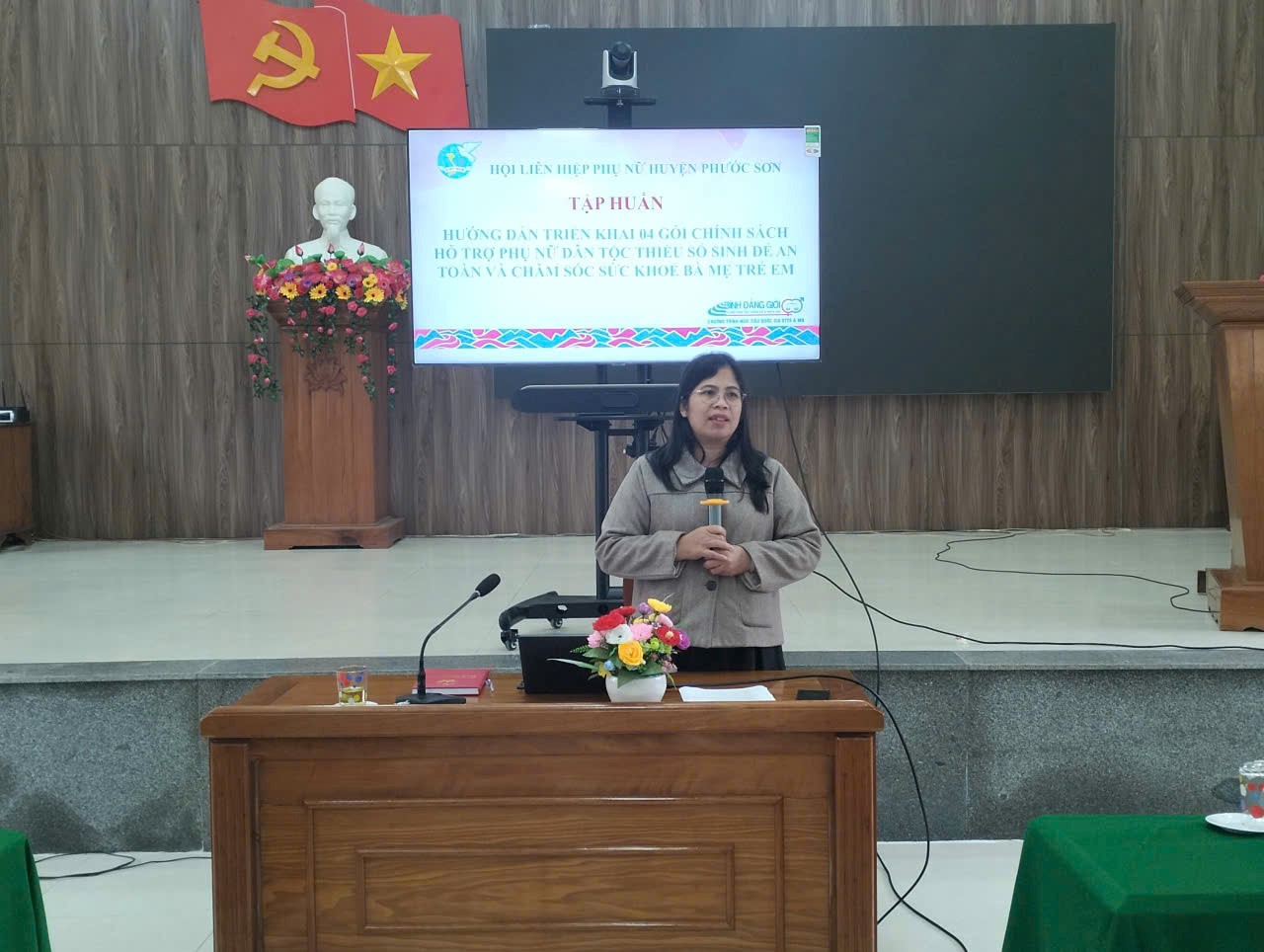 Hội LHPN Phước Sơn: Tập huấn hướng dẫn triển khai 04 gói chính sách hỗ trợ phụ nữ DTTS sinh đẻ an toàn và chăm sóc sức khỏe trẻ em năm 2024