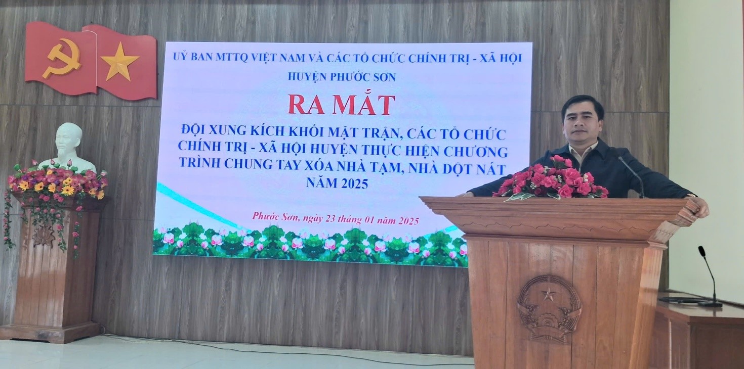 Ra mắt đội xung kích thực hiện Chương trình “Xoá nhà tạm, nhà dột nát”