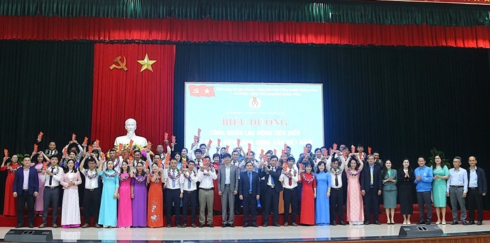 Liên đoàn Lao động tỉnh Quảng Nam biểu dương 50 công nhân lao động tiêu biểu là đảng viên Đảng Cộng sản Việt Nam