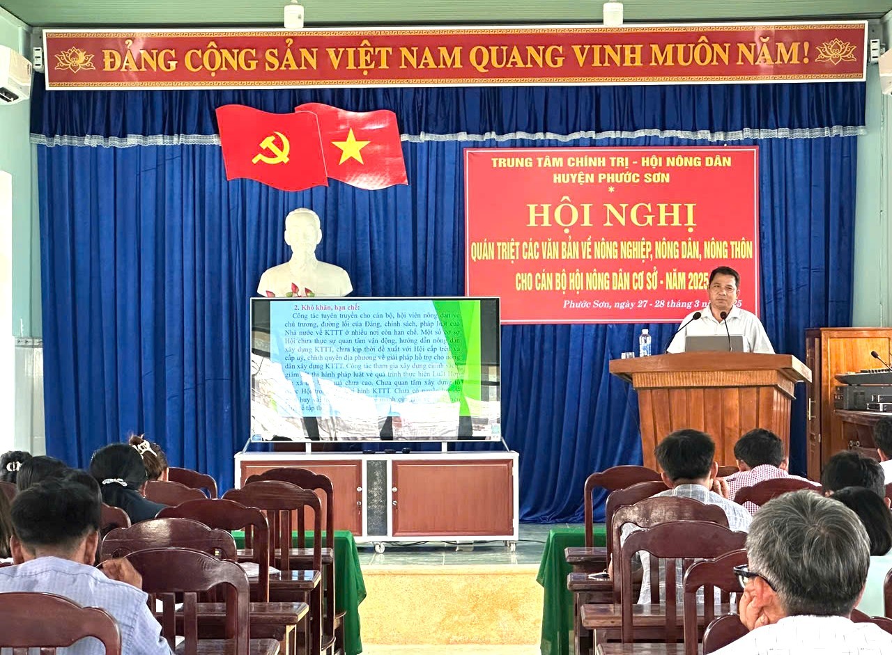 Hội nghị quán triệt các văn bản về nông nghiệp, nông dân, nông thôn  cho cán bộ Hội Nông dân ở cơ sở năm 2025