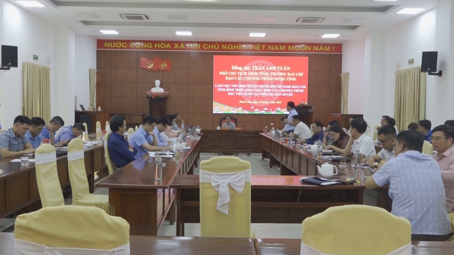 PCT UBND tỉnh Trần Anh Tuấn làm việc với huyện Phước Sơn