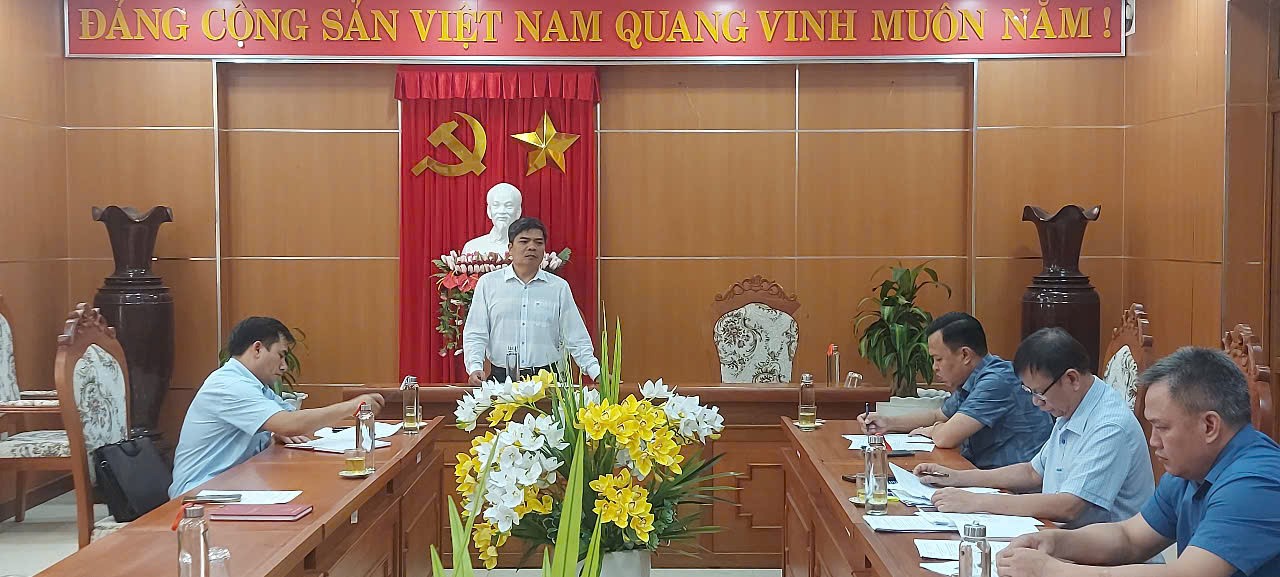 Huyện Phước Sơn họp Ban chỉ đạo xóa nhà tạm, nhà dột nát